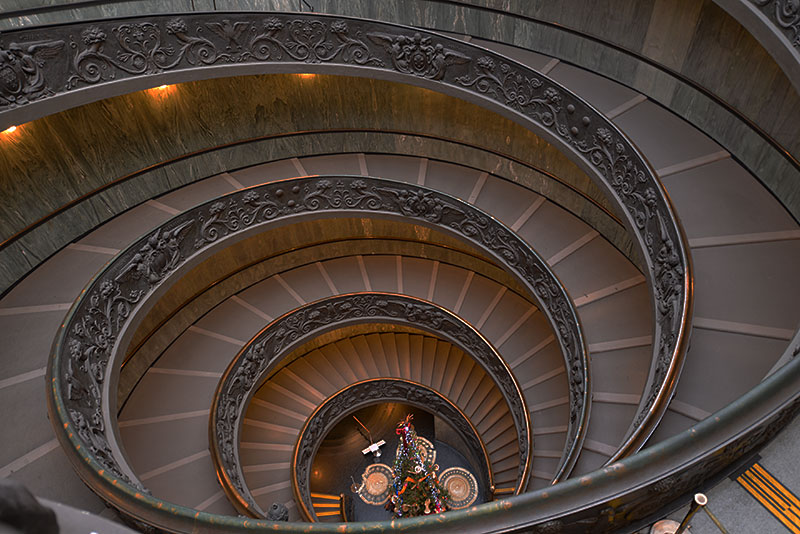 vatican-staircase-down