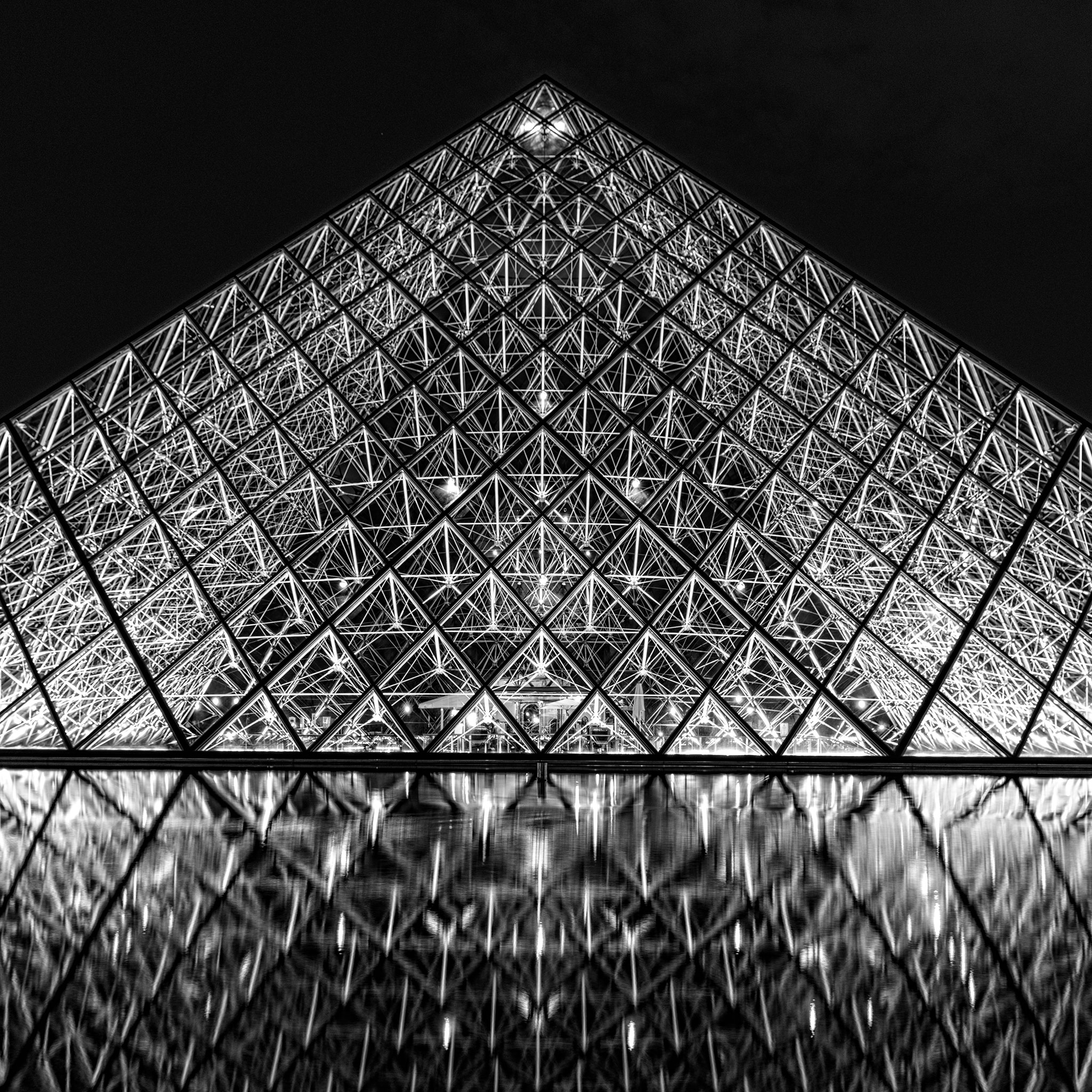 B&W Louvre Pyramid